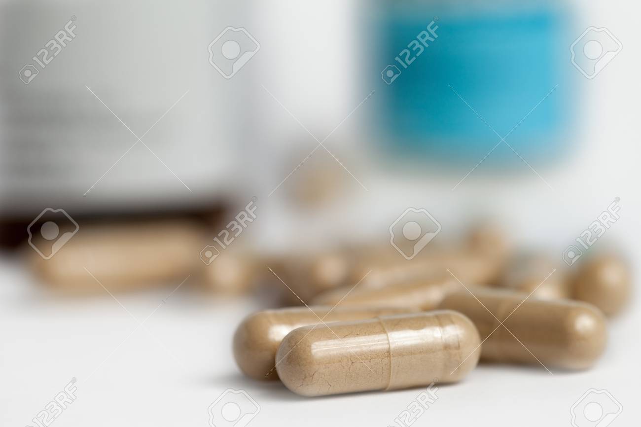 茶色の薬カプセル の写真素材 画像素材 Image