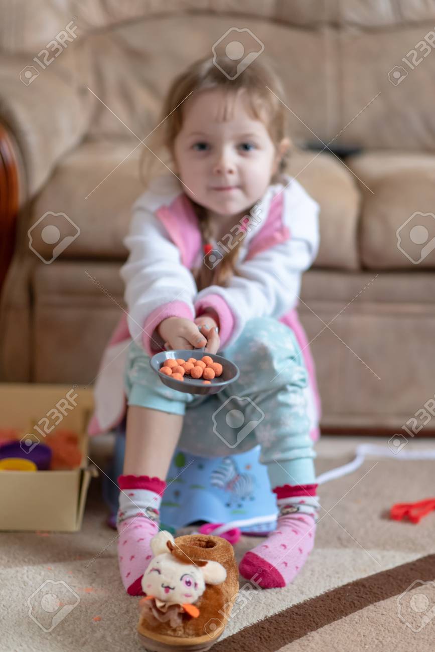 what to buy a four year old girl