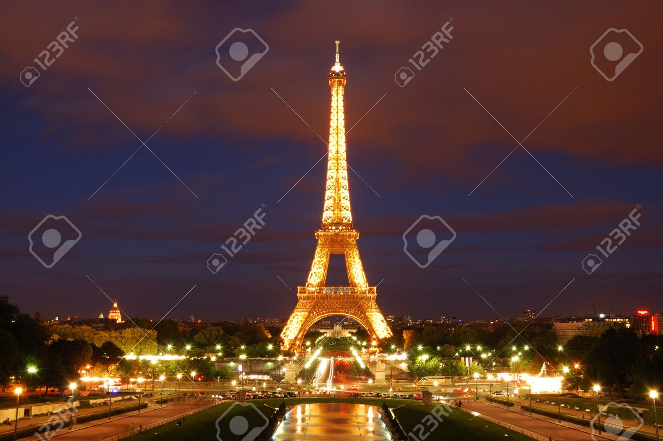 eiffel tower at night