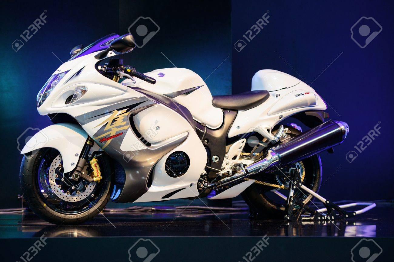 スーパー バイク スズキ隼 の写真素材 画像素材 Image
