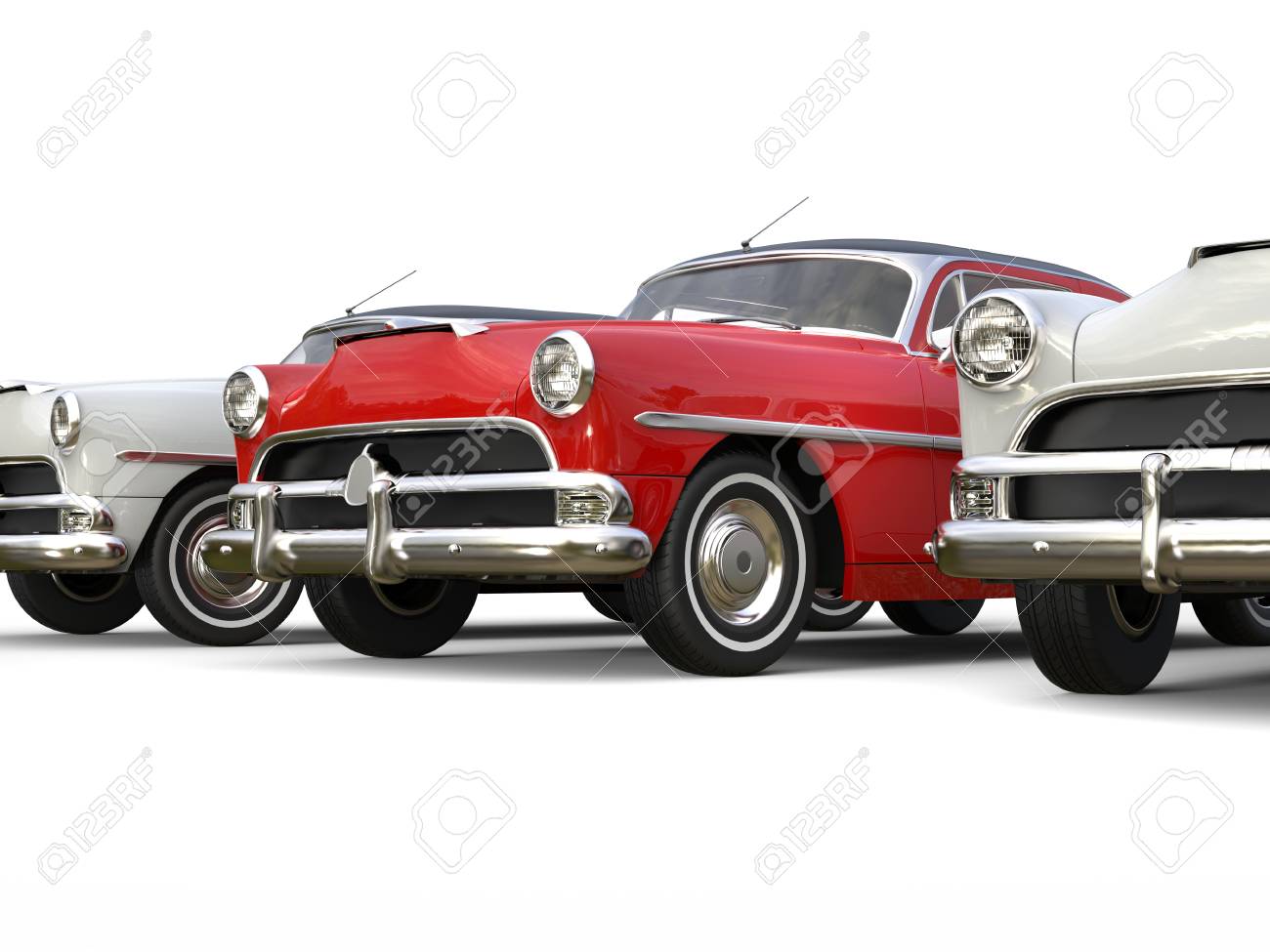 ロイヤル赤ヴィンテージ車は白い車の間に目立つ の写真素材 画像素材 Image