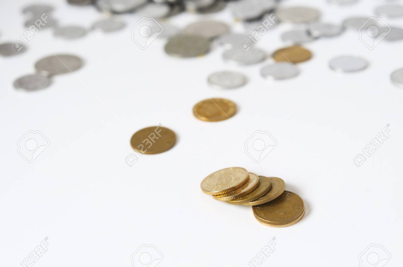 동전은 통화의 가장 작은 단위이지만 중요한 의미를 갖지만. 로열티 무료 사진, 그림, 이미지 그리고 스톡포토그래피. Image  16479800