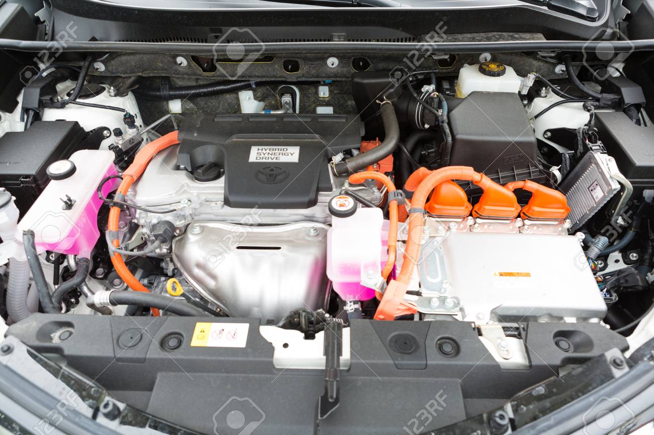 ザグレブ クロアチア 17 年 9 月 10 日 電池とガスの両方を搭載トヨタ Rav4 ハイブリッド車のエンジン トヨタは ハイブリッド車の生産の世界的リーダーです の写真素材 画像素材 Image ザグレブ クロアチア 17 年 9 月 10 日 電池とガスの両方を搭載トヨタ Rav4 ハイブリッド車のエンジン トヨタは ハイブリッド車の生産の世界的リーダーです の写真素材 画像素材 Image