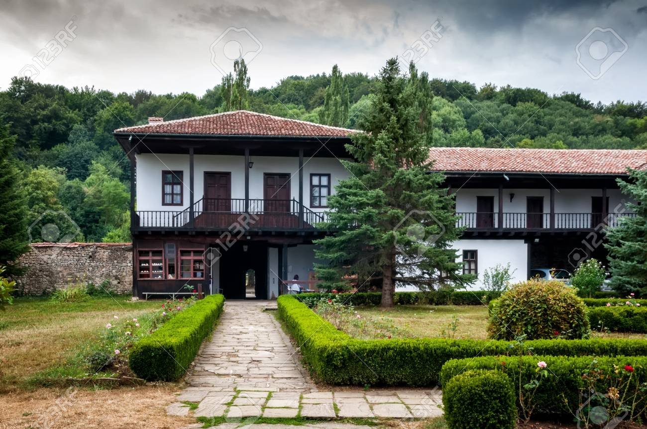 Alte Hauser Lizenzfreie Fotos Bilder Und Stock Fotografie Image 98390093