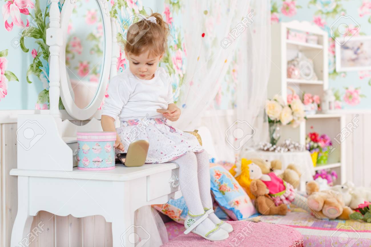 dressing table for little girl