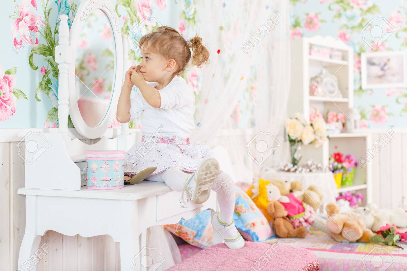 dressing table for little girl