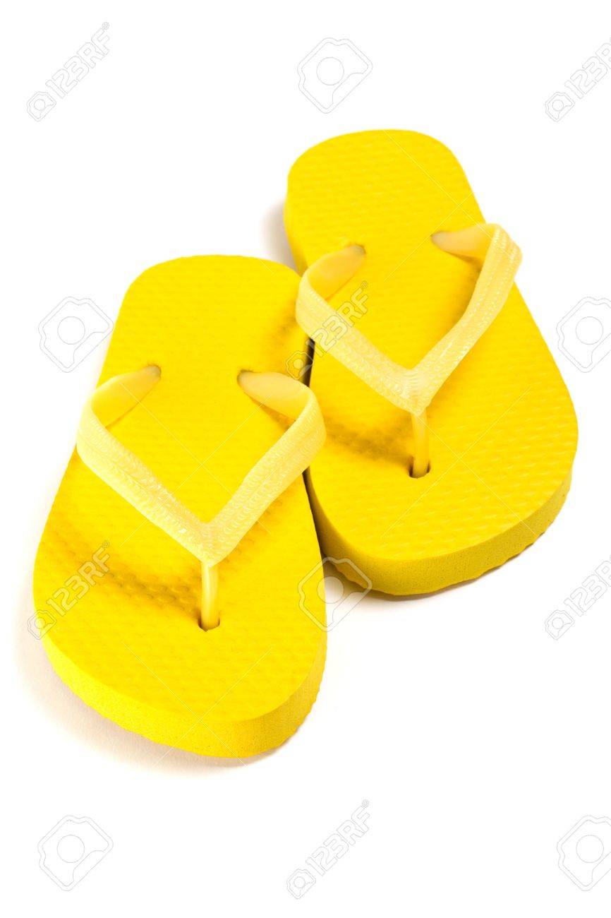 Gelbe Sommer Flip Flop Schuhe Auf Weißem Hintergrund Gelb Sommer Hausschuhe auf weißem Hintergrund. Flip flops
