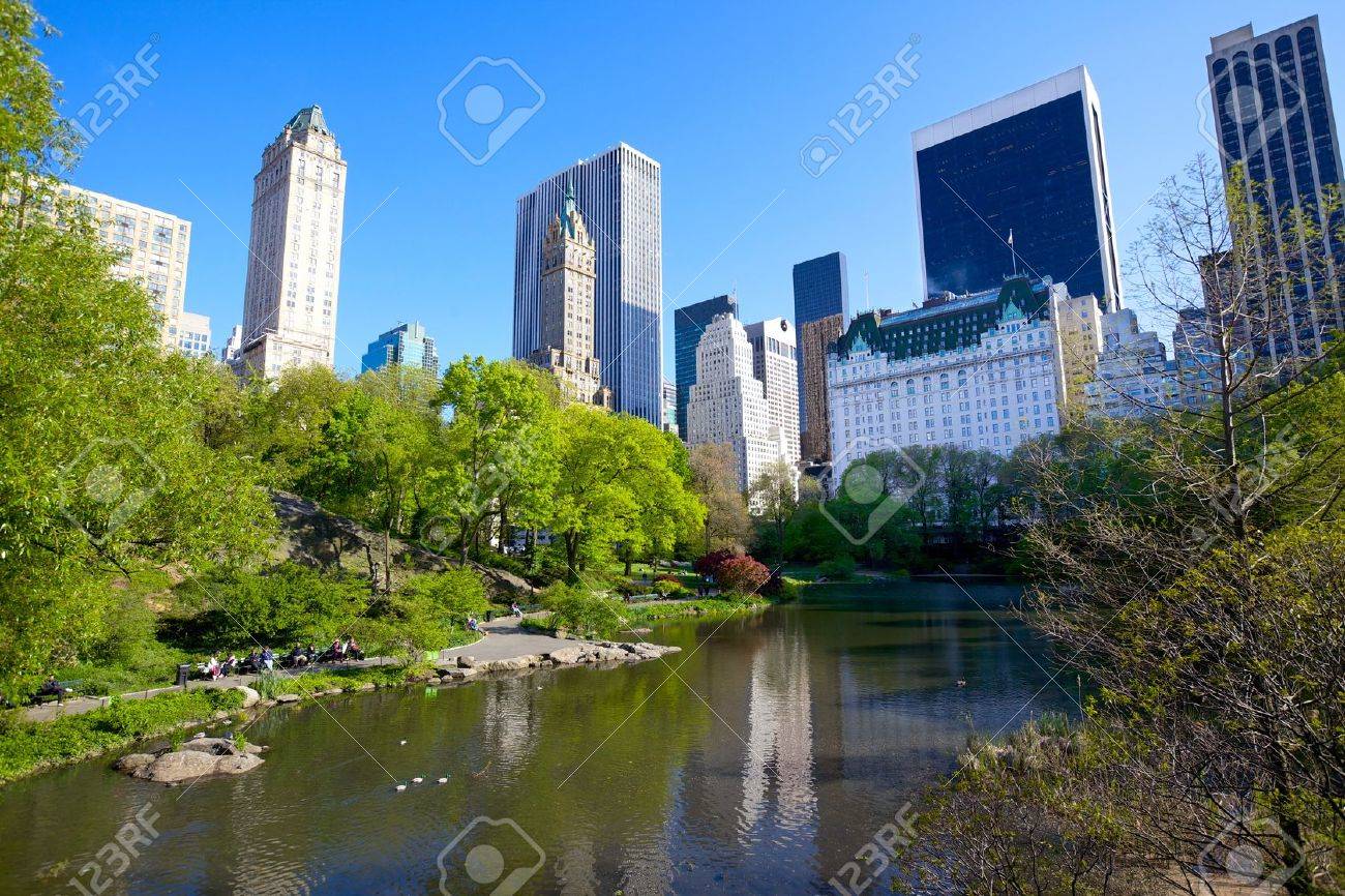 セントラル パーク ニューヨーク市からのマンハッタンのスカイライン の写真素材 画像素材 Image
