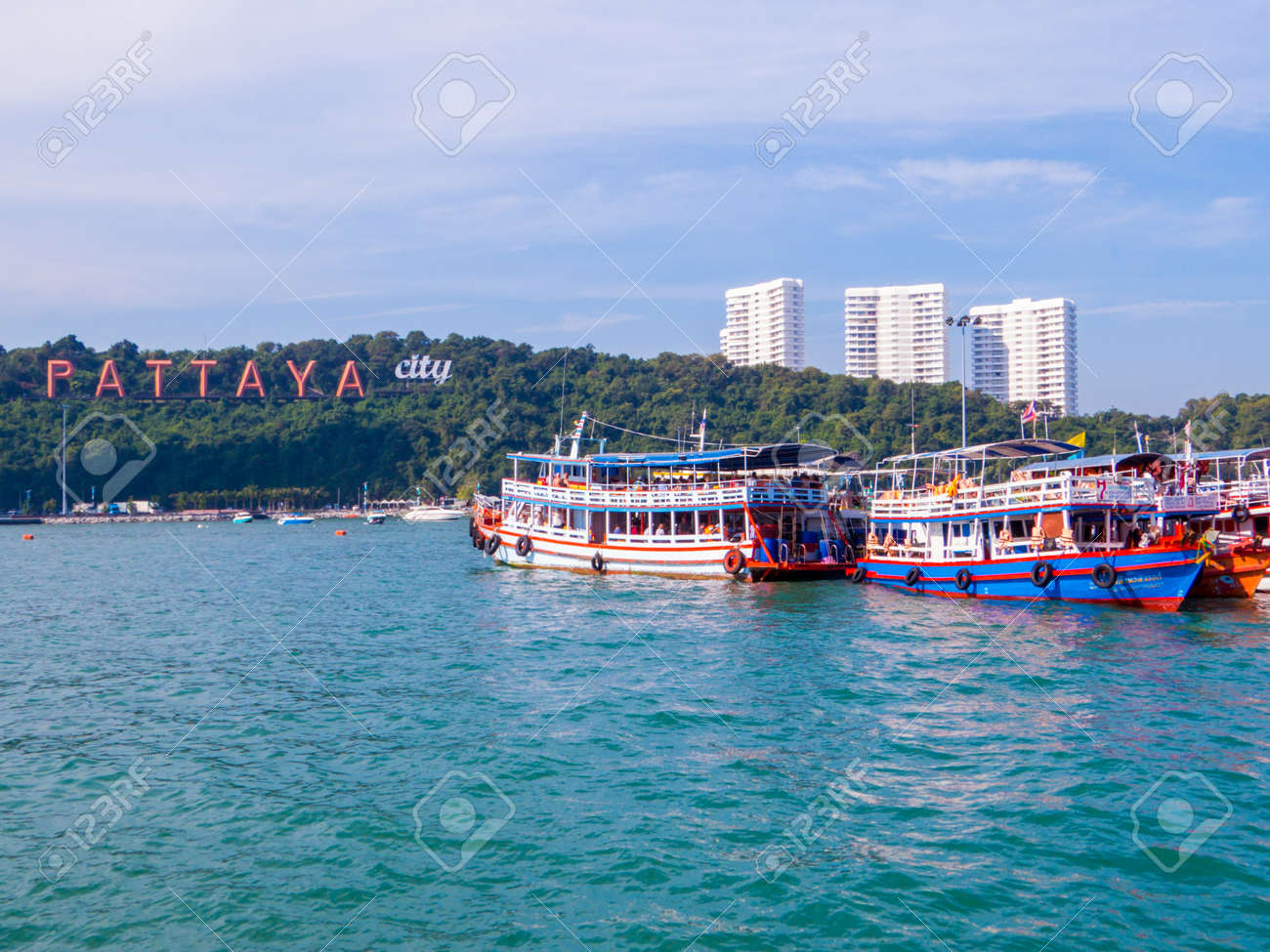 PATTAYA, THAILAND - DECEMBER 25, 2018: Boats near the Bali Hai Pier. - 151821157 PATTAYA, THAILAND - DECEMBER 25, 2018: Boats near the Bali Hai Pier. - 151821157