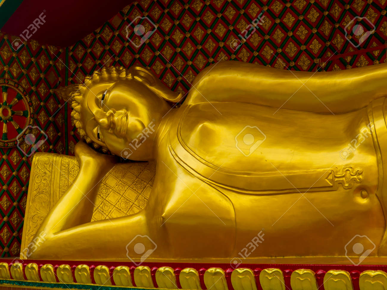 Bangkok, Thailand - January 16, 2020: View of the reclining Buddha in the Wat Sitaram. - 151449104 Bangkok, Thailand - January 16, 2020: View of the reclining Buddha in the Wat Sitaram. - 151449104