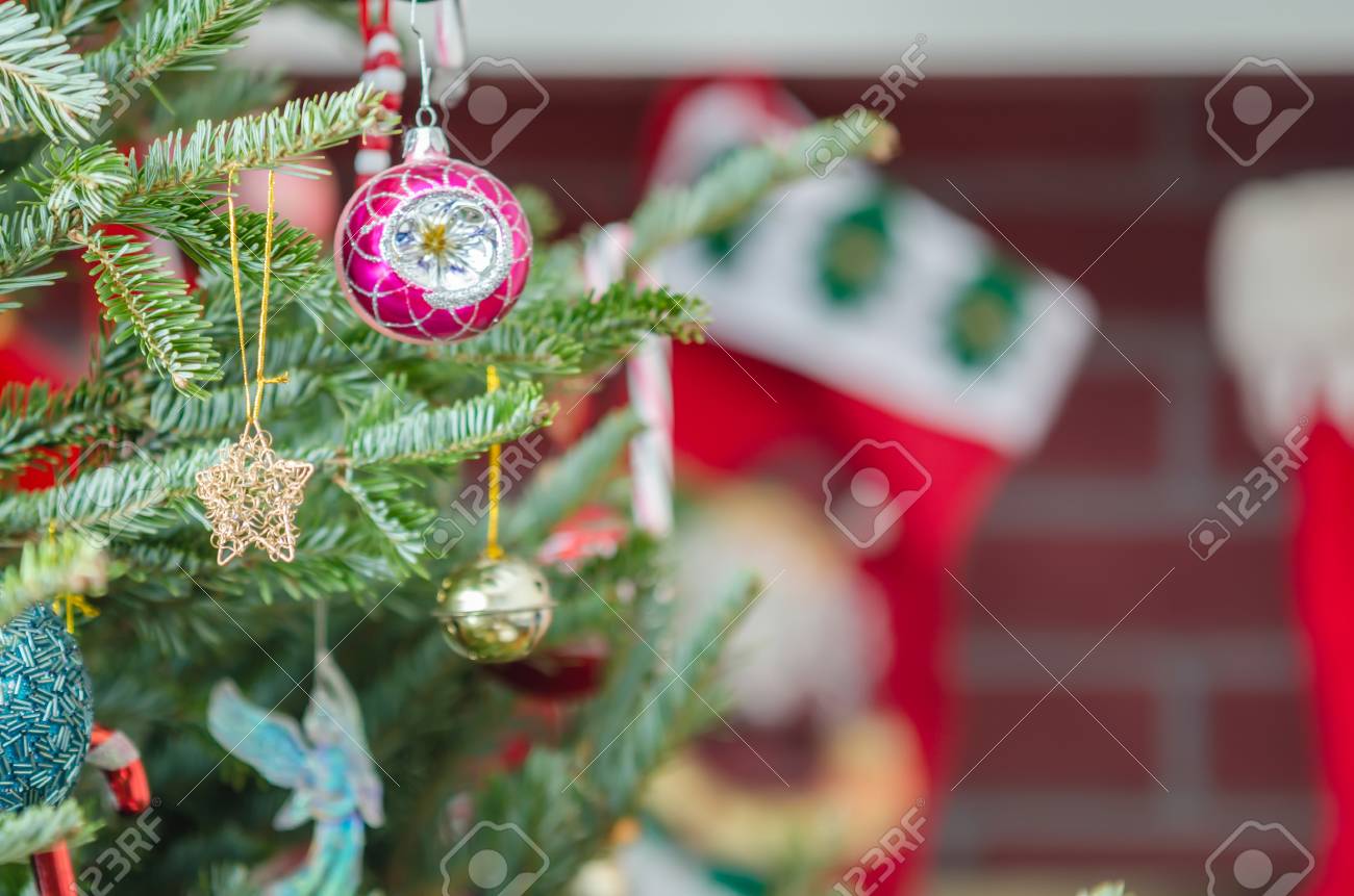 クリスマス ツリーの飾り 室内装飾 の写真素材 画像素材 Image