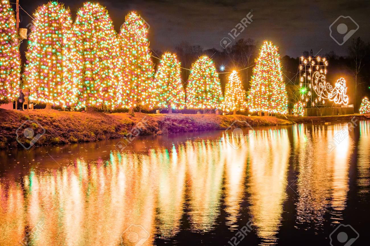 Immagini Natale Usa.Immagini Stock Decorazioni Naturali All Aperto A Natale Citta Usa Image 72853190