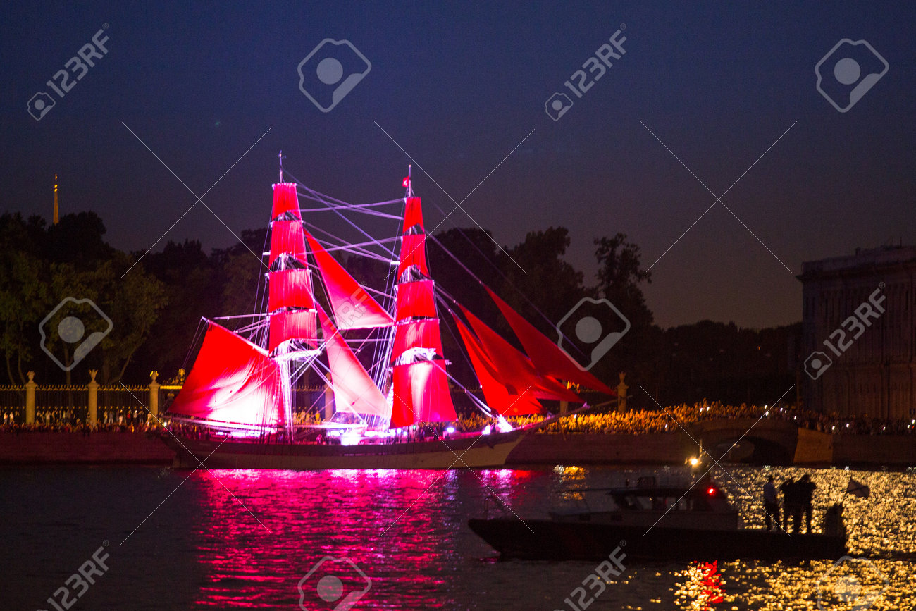 セント サンクトペテルブルク ロシア連邦 6 月 24 日 13 年 6 月 24 日 白夜祭期間中にサンクトペテルブルク ロシアを示す祭典 緋色の帆します 10 年からの参加者は 300 万になった の写真素材 画像素材 Image セント サンクトペテルブルク ロシア連邦 6 月 24 日 13 年 6 月 24 日 白夜祭期間中にサンクトペテルブルク ロシアを示す祭典 緋色の帆します 10 年からの参加者は 300 万になった の写真素材 画像素材 Image