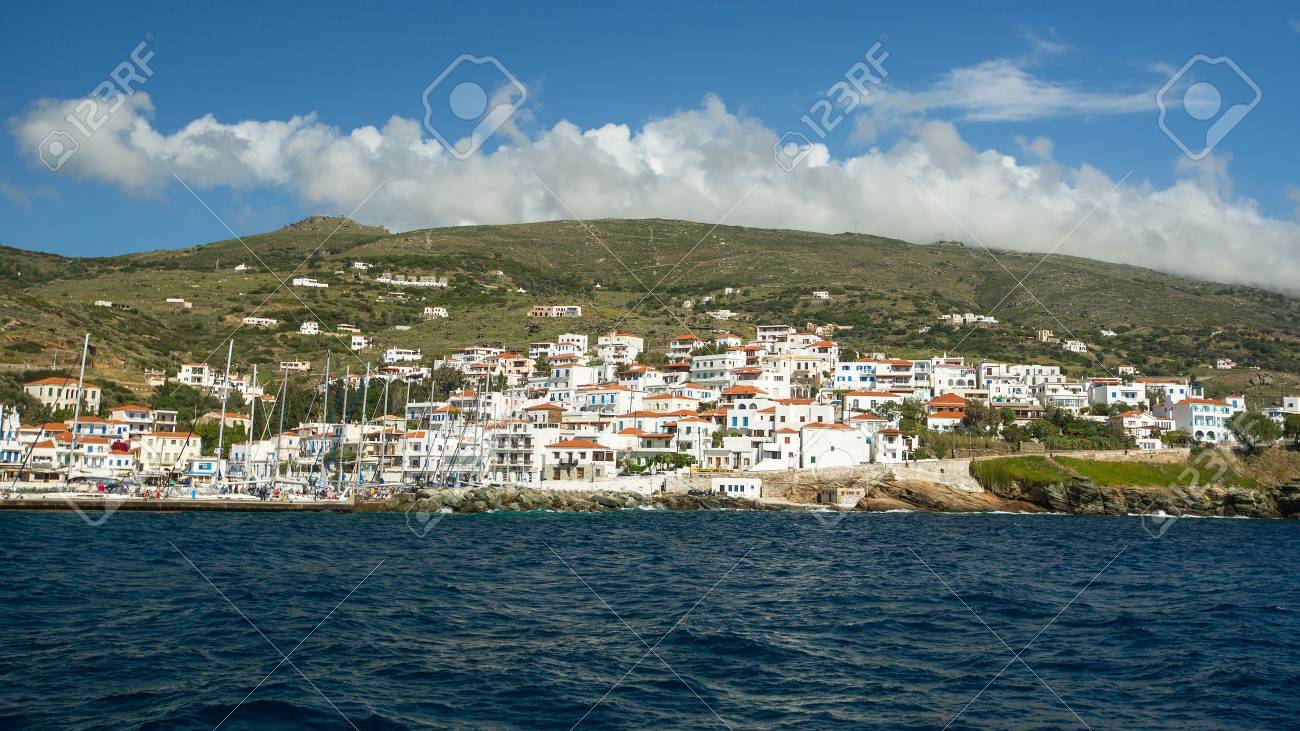 マリーナのアンドロス島 エーゲ海 ギリシャ の写真素材 画像素材 Image