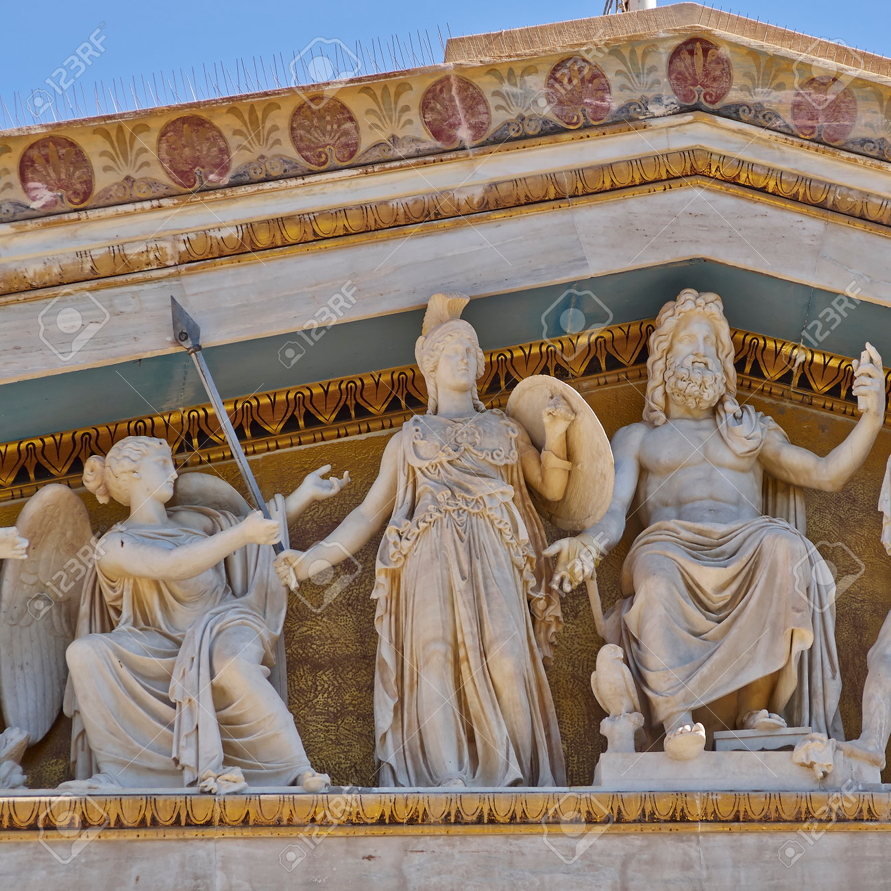 Zeus Athene Und Anderen Antiken Griechischen Gotter Und Gottheiten Der Nationalen Universitat Von Athen Griechenland Neo Klassischen Gebaude Detail Lizenzfreie Fotos Bilder Und Stock Fotografie Image