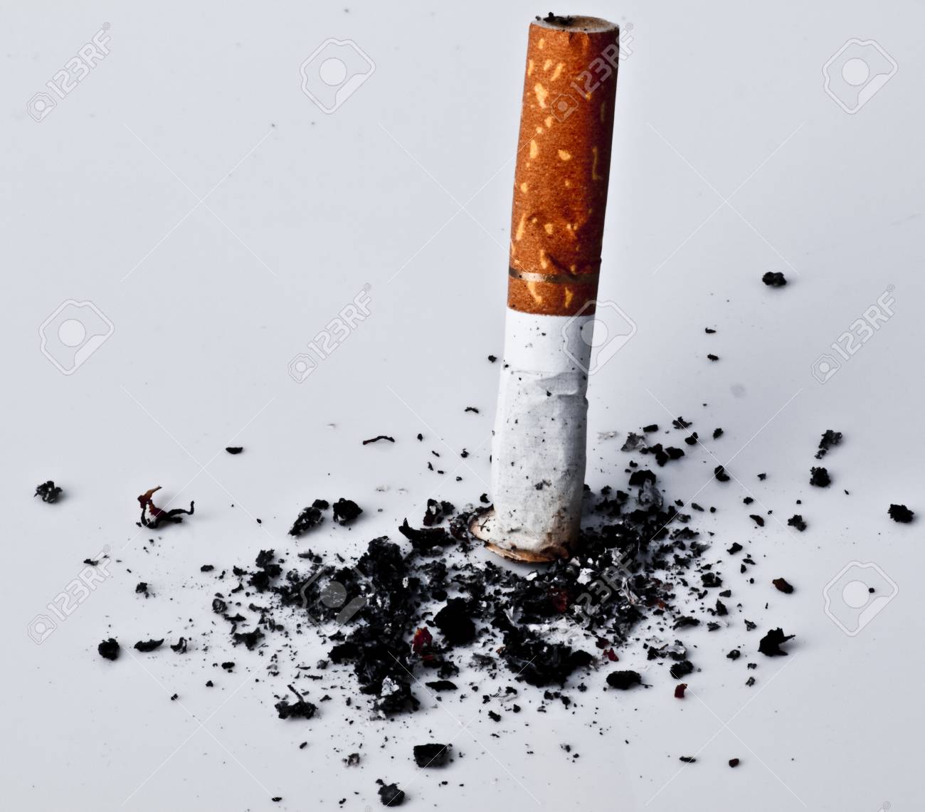 焼けタバコ の写真素材 画像素材 Image