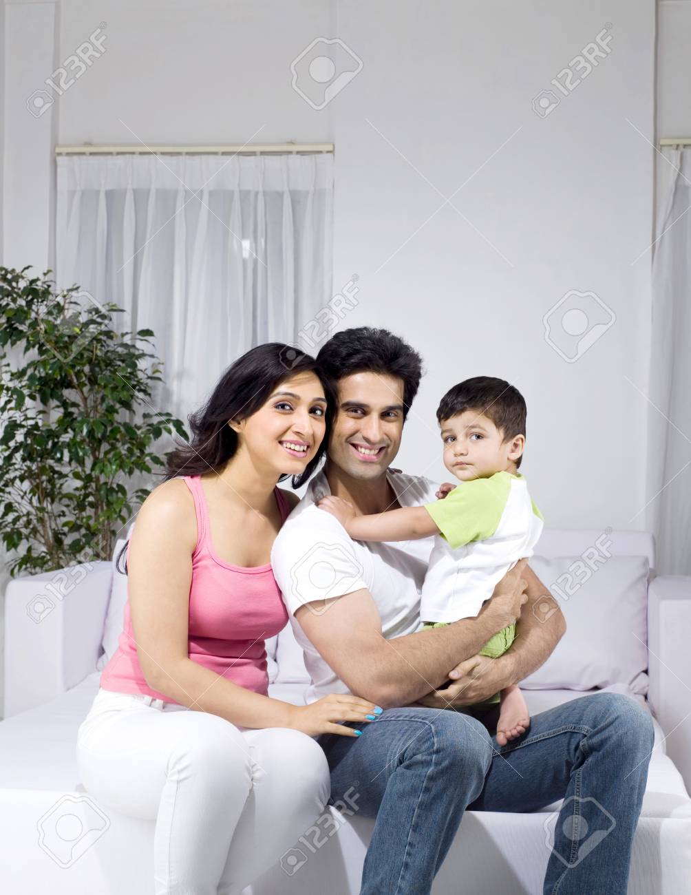 Couple Avec Leur Bebe Banque D Images Et Photos Libres De Droits Image