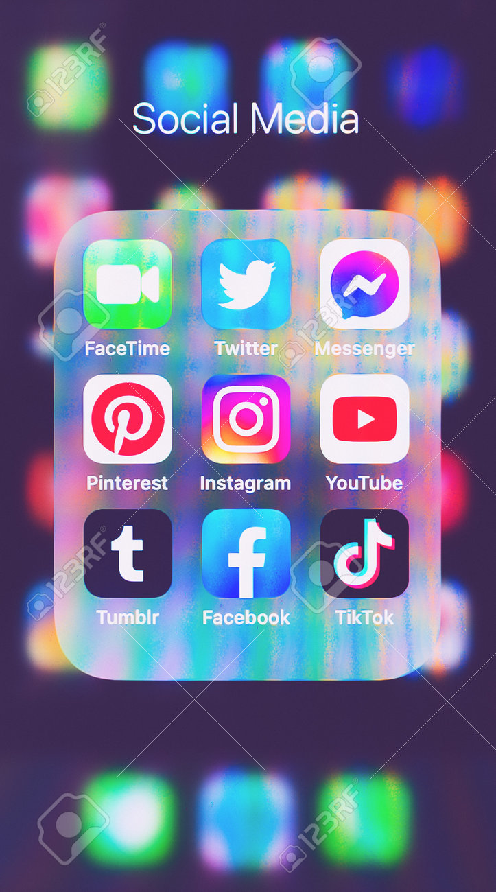 https://previews.123rf.com/images/dipressionist/dipressionist2103/dipressionist210300013/165319313-2020-apple-iphone-black-smartphone-screen-showing-the-social-media-app-icons-bundle-closeup.jpg
