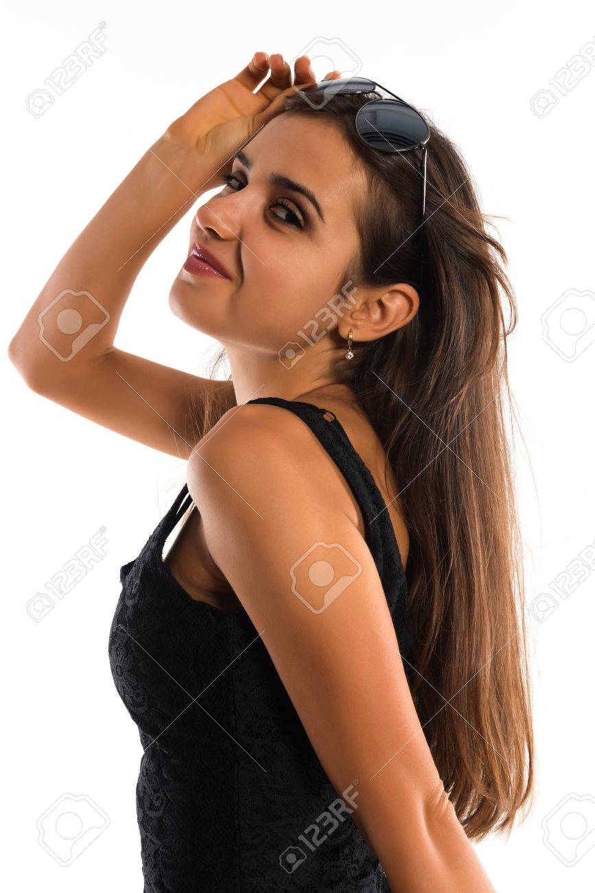 短い黒のドレスで美しい細長いルーマニア女性 の写真素材 画像素材 Image 短い黒のドレスで美しい細長いルーマニア女性 の写真素材 画像素材 Image
