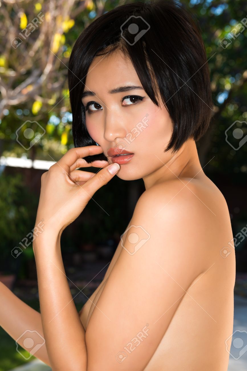 Schöne Junge Nackte Japanerin Lizenzfreie Fotos, Bilder und Stock  Fotografie. Image 24365548.