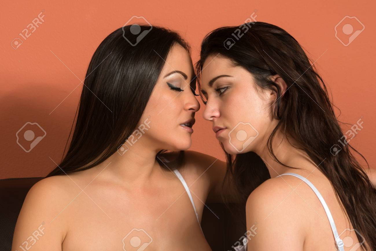 contactos mujeres jovenes