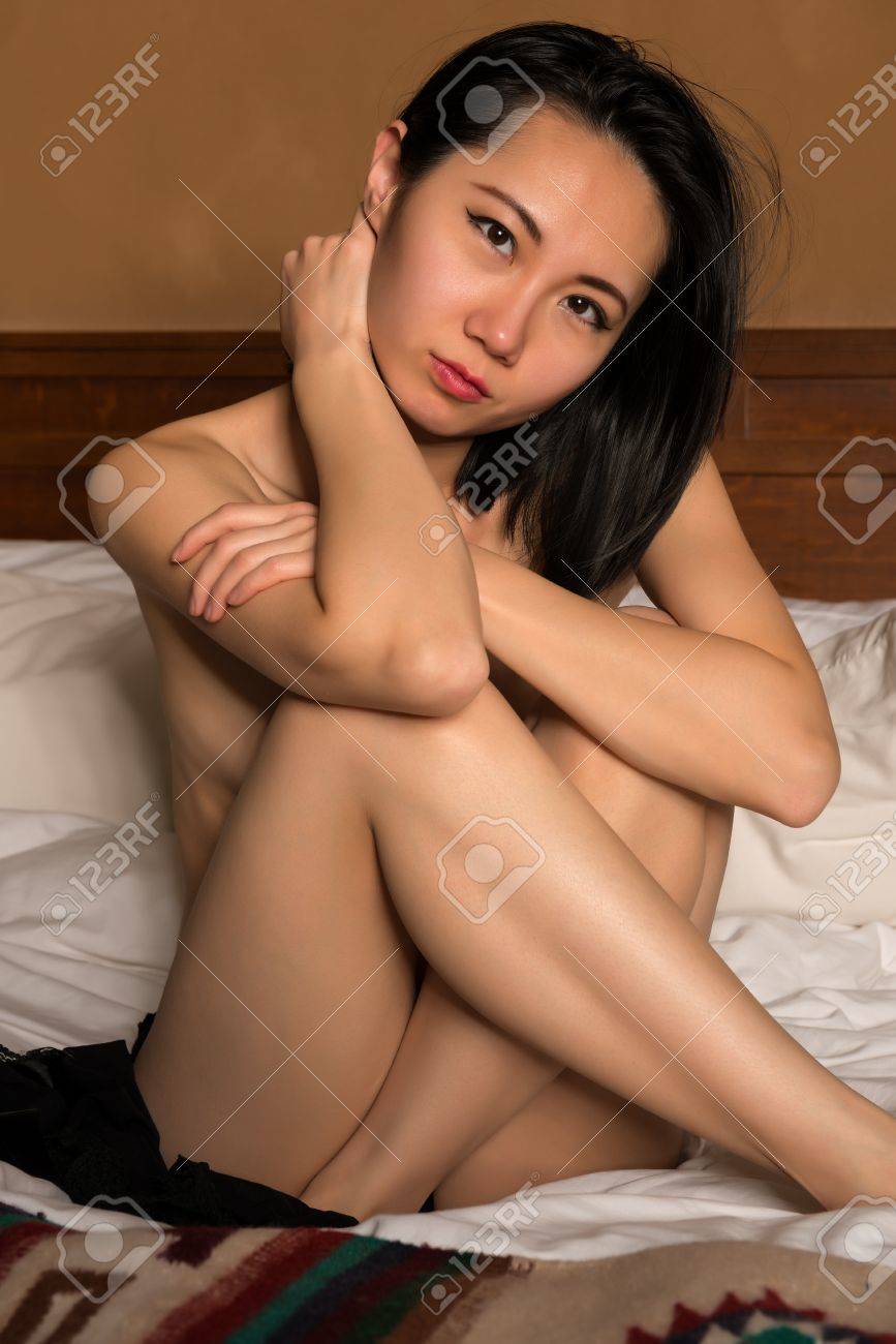 Mujer China En Lencería Negra Fotos, Retratos, Imágenes Y Fotografía De Archivo Libres De Derecho. Image 52254129.