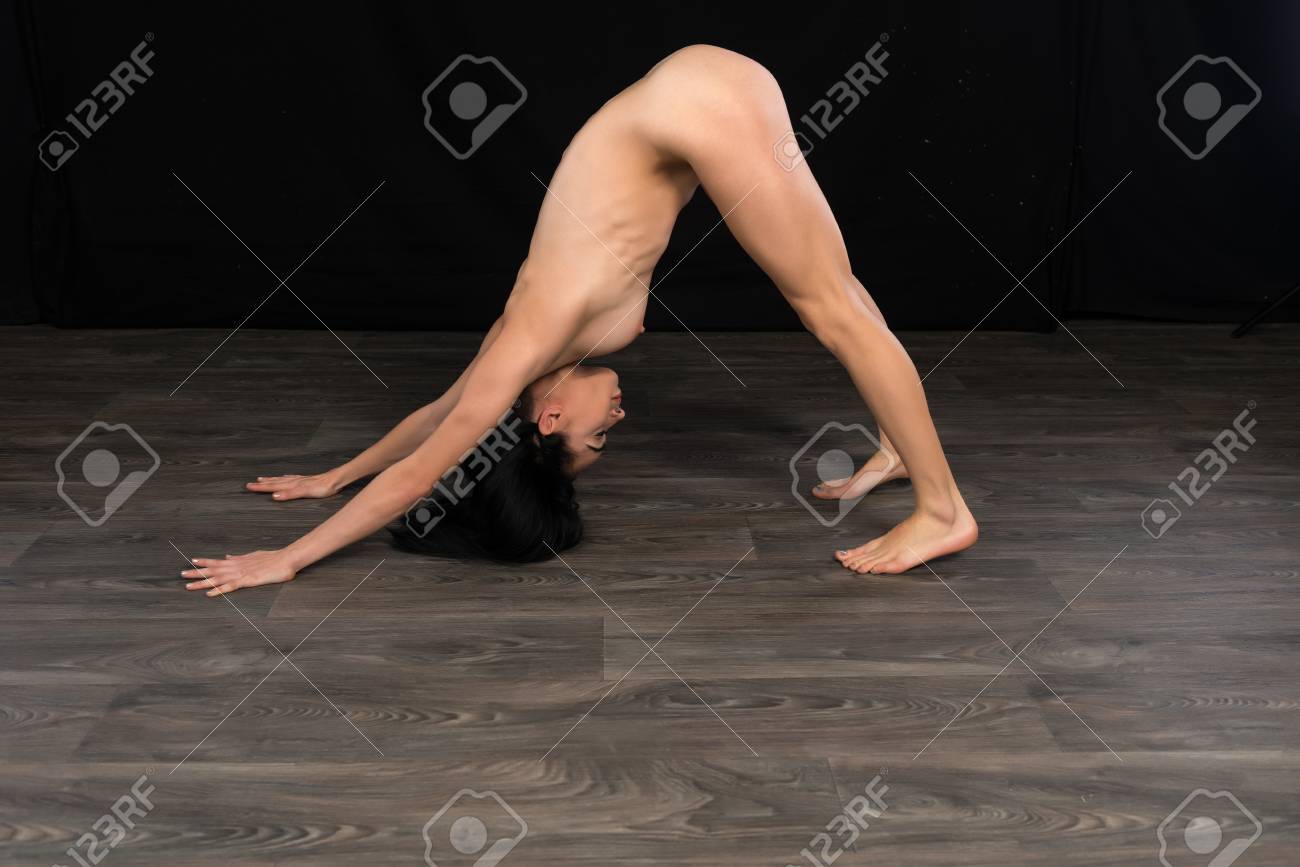 ヌードヨガ 画像