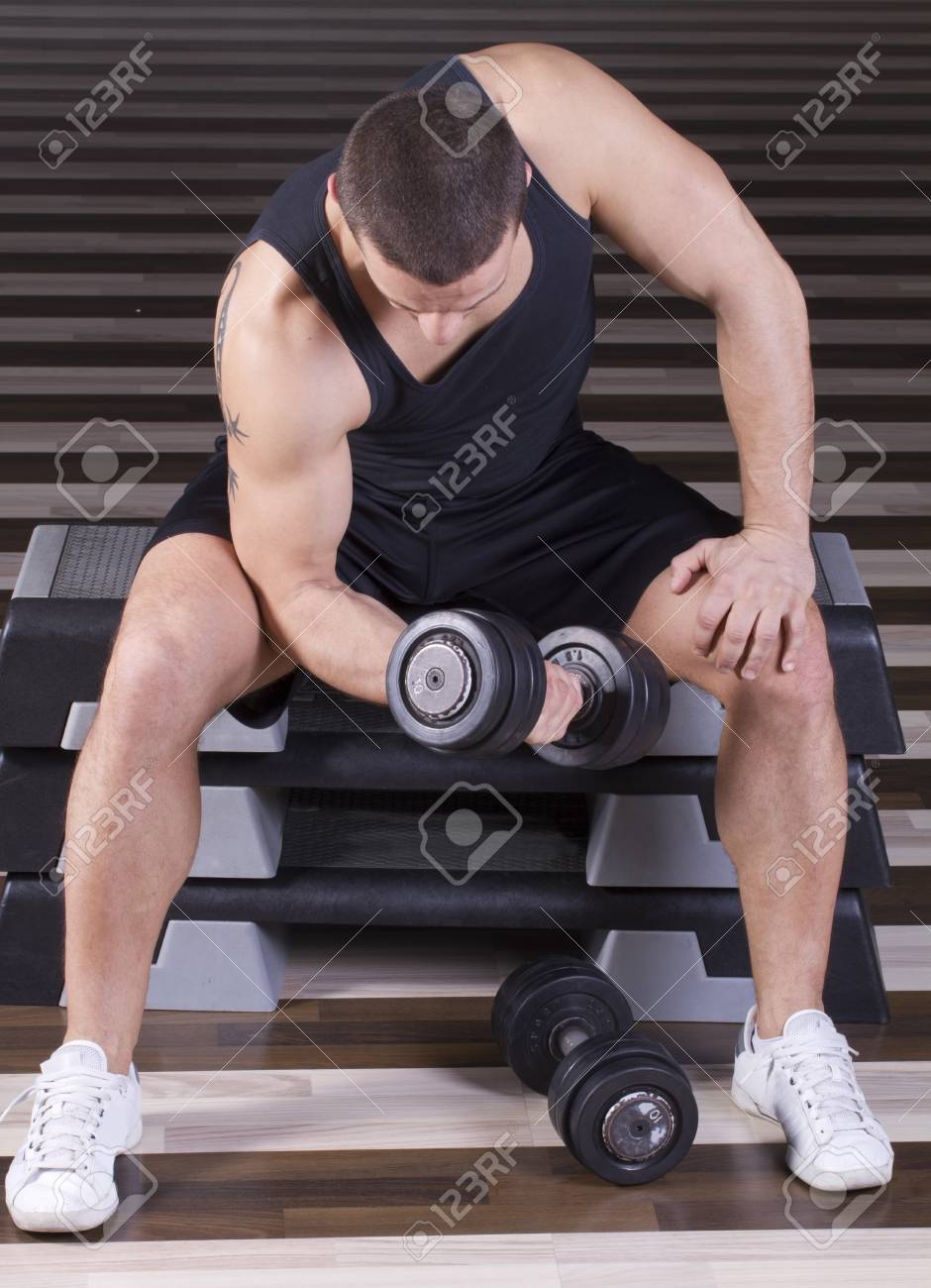 Curl De Biceps Sentado Con Mancuernas Predicador Martillo Con