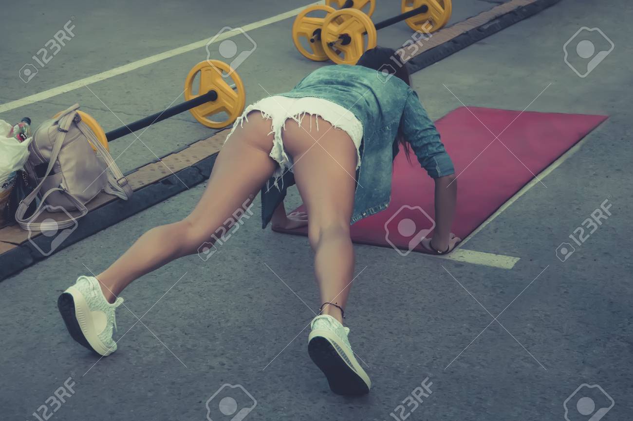 Sexy amateur brunette