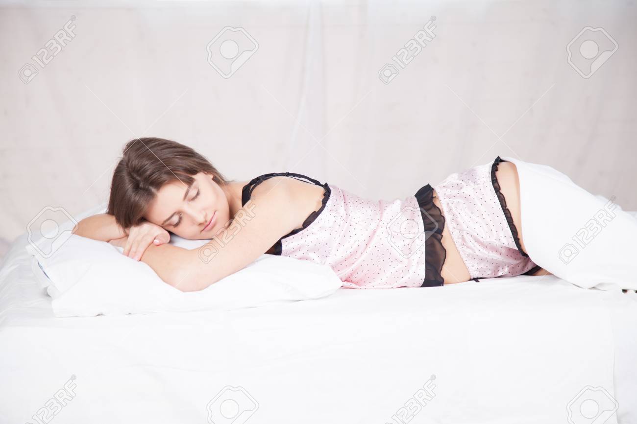 Chica en pijama sales