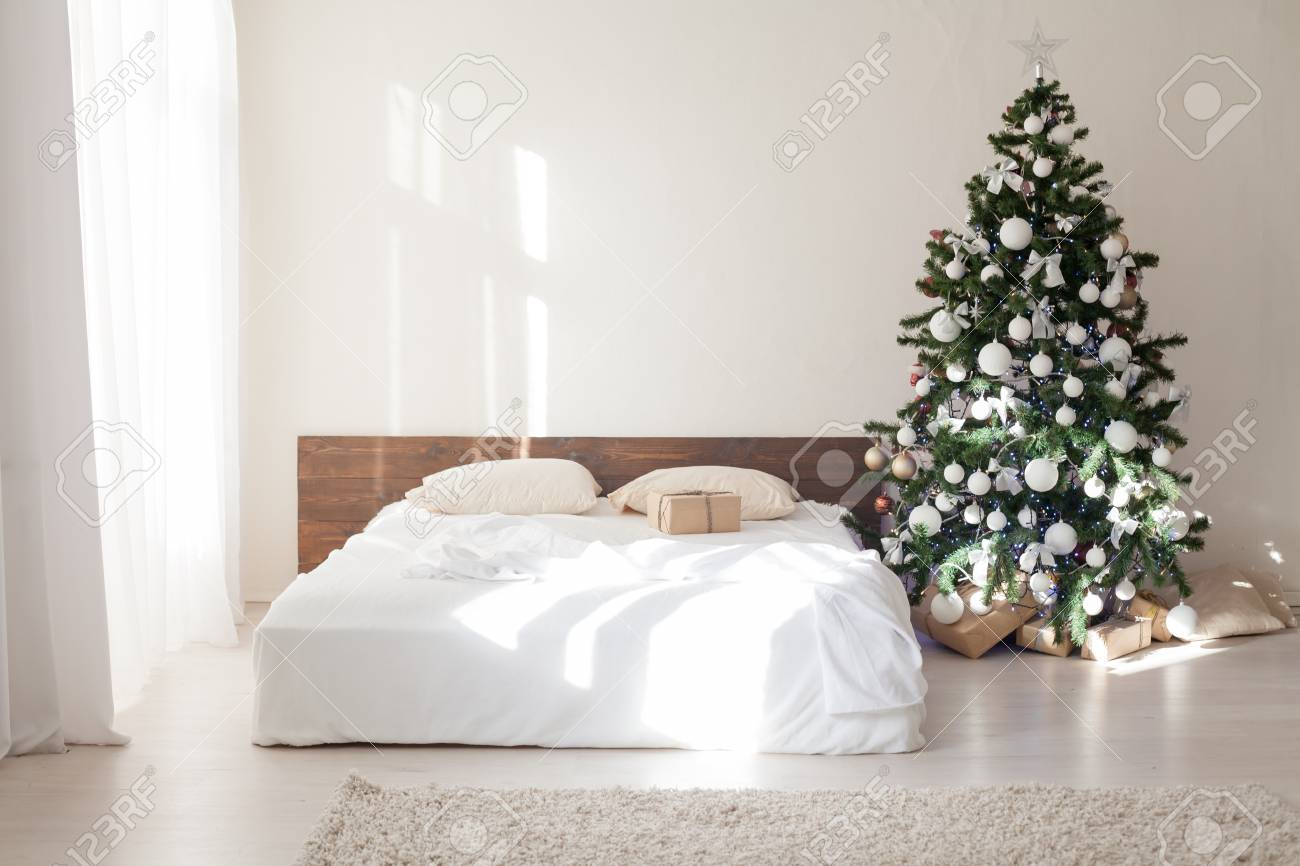 Chambre à coucher avec Noël Nouvel an arbre décoration lit Chambre à coucher avec Noël Nouvel an arbre décoration lit