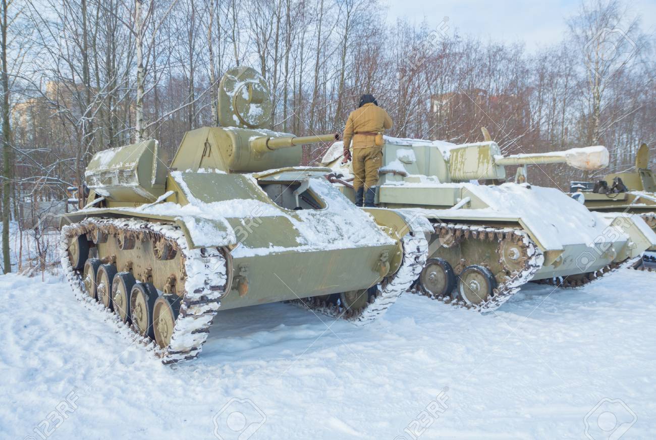 Tanques Rusos T 70 Y Su 76 La Máquina Formidable De La Segunda Guerra Mundial Fotos Retratos Imágenes Y Fotografía De Archivo Libres De Derecho Image 73875329