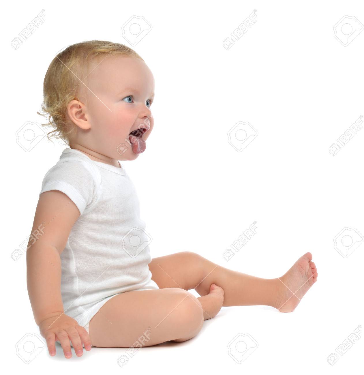 Bebe Enfant Infantile Bambin Assis Crier Bouche Ouverte Montrant La Langue Isole Sur Un Fond Blanc Banque D Images Et Photos Libres De Droits Image Bebe Enfant Infantile Bambin Assis Crier Bouche Ouverte Montrant La Langue Isole Sur Un Fond Blanc Banque D Images Et Photos Libres De Droits Image