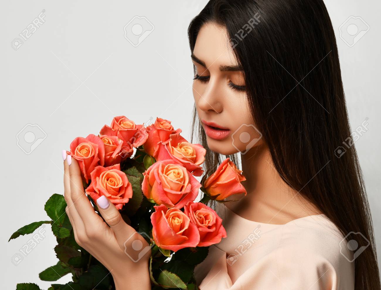 girl with bouquet of roses