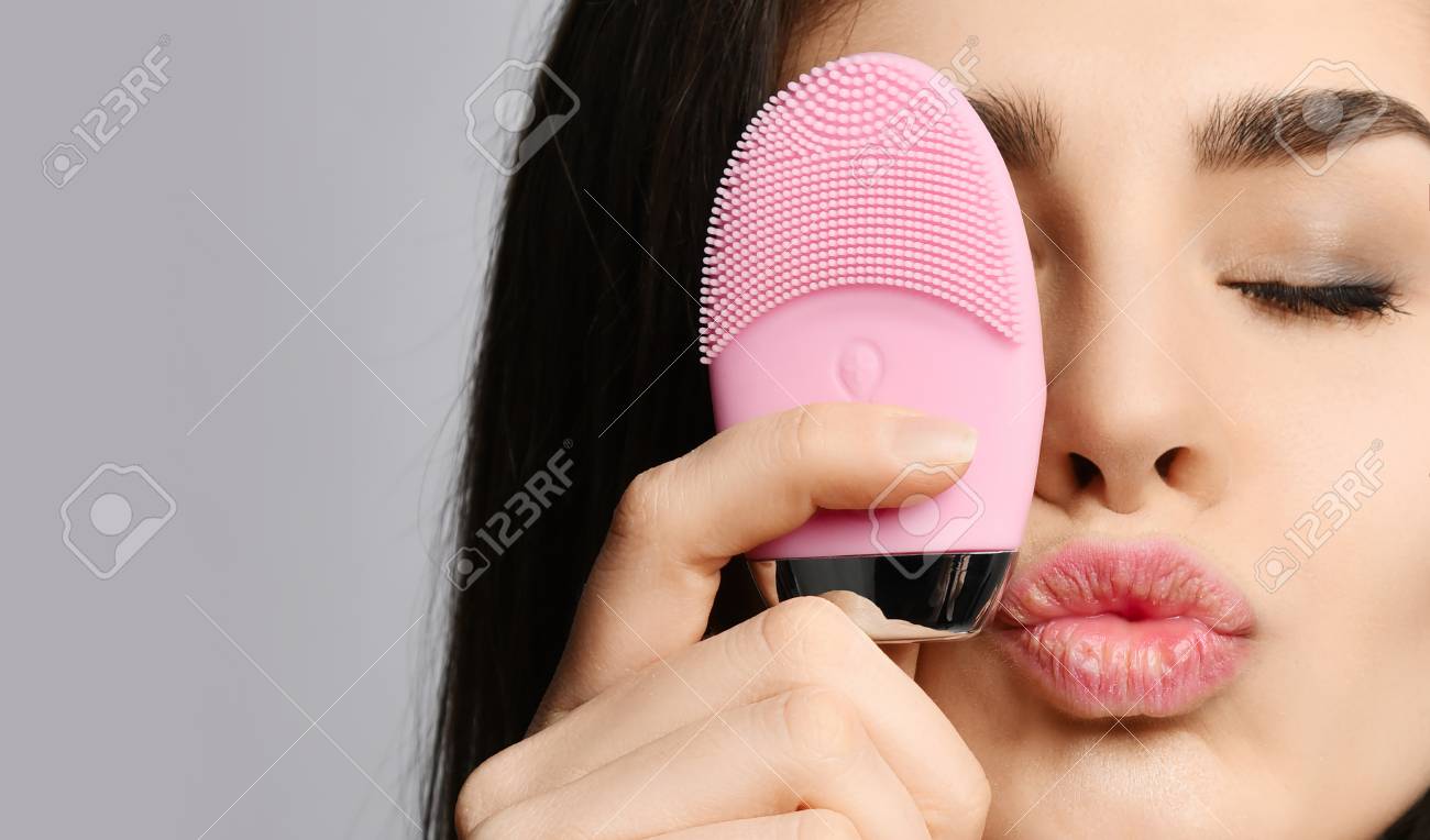 silicone exfoliating brush