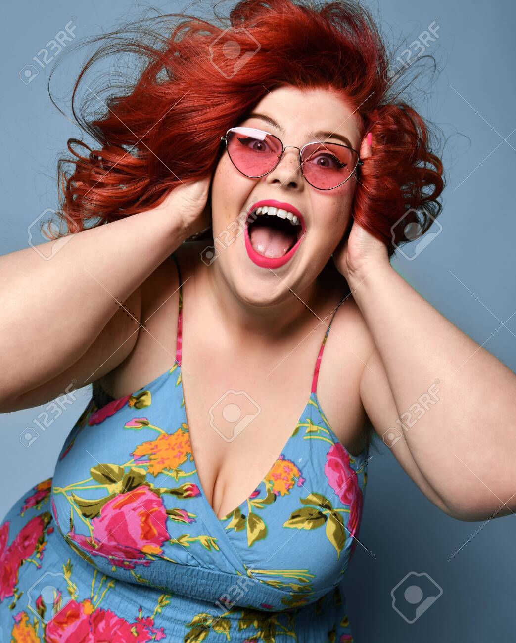 Blonde busty jizz Bisexual swingers tampa fl