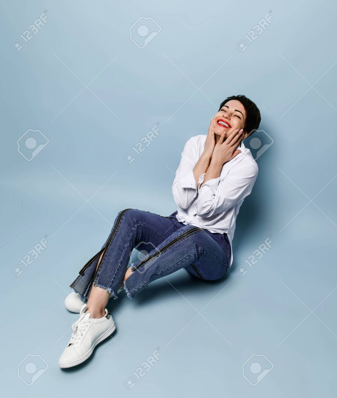 blue jeans with zippers