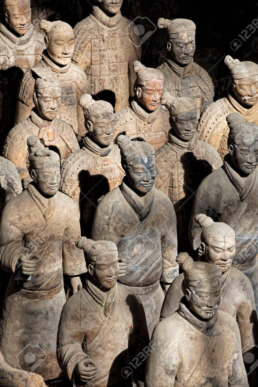 世界有名な兵馬俑 秦の始皇帝とユネスコ世界遺産の霊廟の一部は 中国西安にあります の写真素材 画像素材 Image