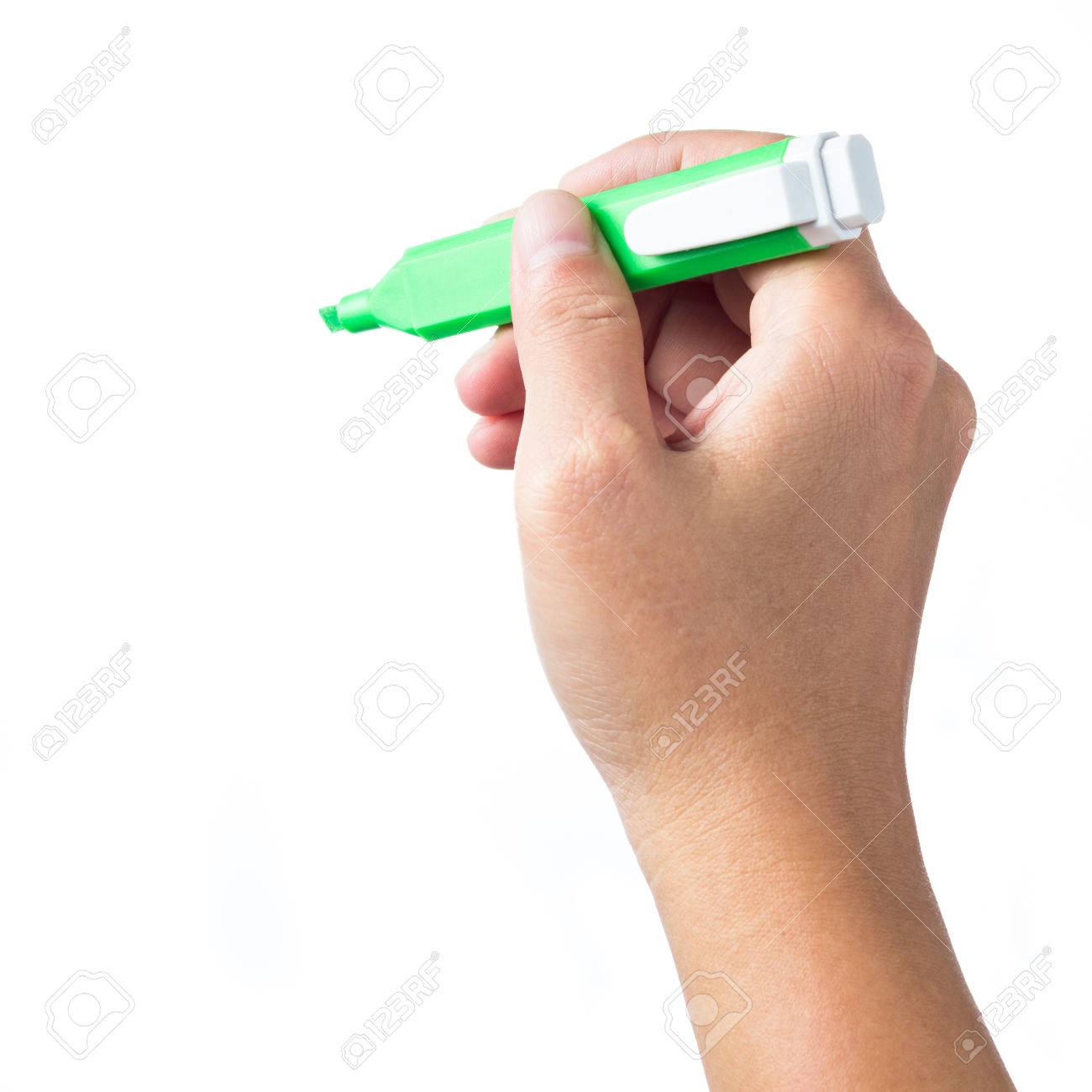 白い背景で隔離のハイライト ペンで何かを書く手 の写真素材 画像素材 Image