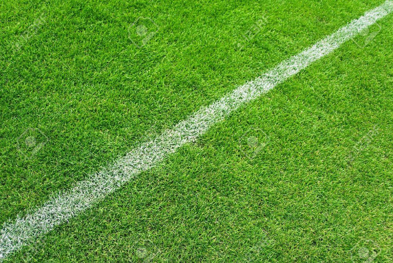 fußballplatz gras linie fußballgras und weißlinien standardbild 4849322 und weißlinien lizenzfreie fotos bilder stock fußballplatz gras linie fußballgras und weißlinien standardbild 4849322 und weißlinien lizenzfreie fotos bilder stock