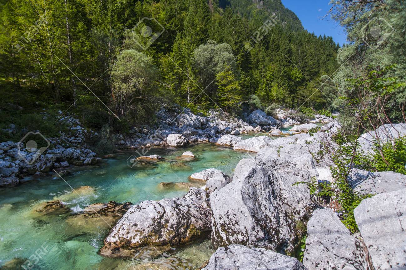 ソカ イゾンツォ川 スロベニア の写真素材 画像素材 Image