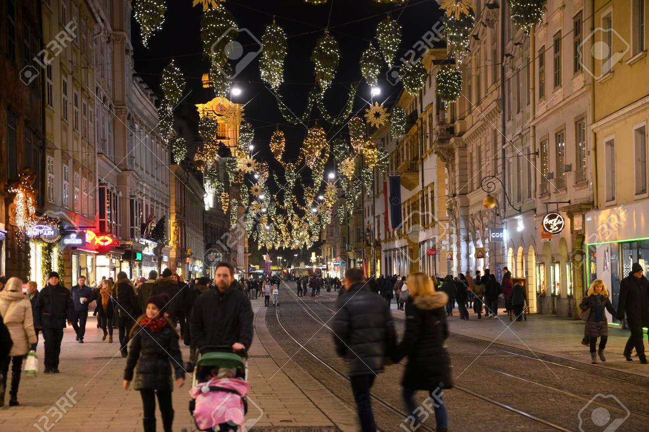 GRAZ, AUSTRIA - DECEMBER 17., 2017: Christmas decorated town of Graz during advent and holidays in December. - 93041411 GRAZ, AUSTRIA - DECEMBER 17., 2017: Christmas decorated town of Graz during advent and holidays in December. - 93041411