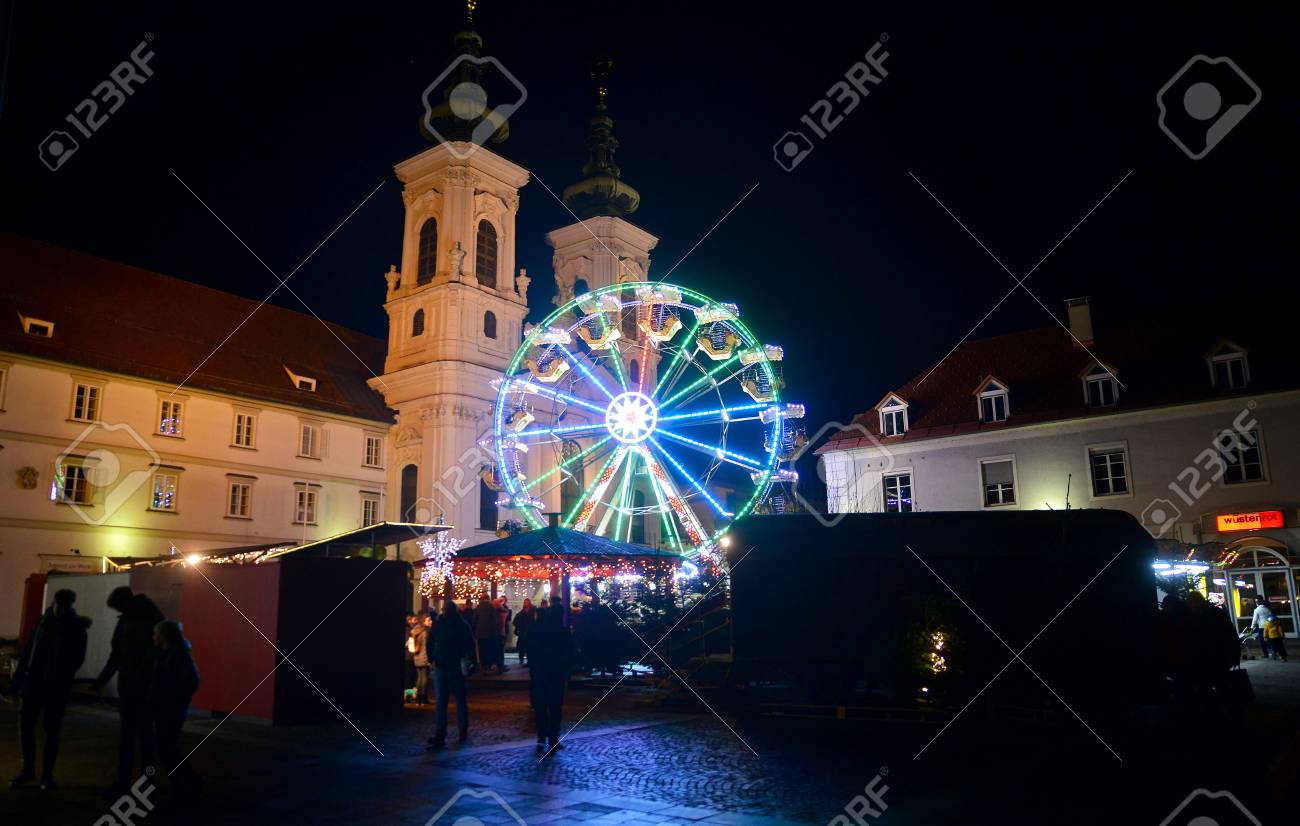GRAZ, AUSTRIA - DECEMBER 17., 2017: Christmas decorated town of Graz during advent and holidays in December. - 93041413 GRAZ, AUSTRIA - DECEMBER 17., 2017: Christmas decorated town of Graz during advent and holidays in December. - 93041413