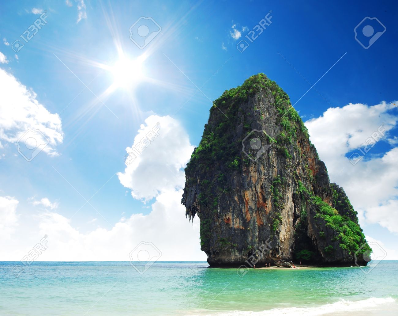 島の海砂太陽ビーチの自然の壁紙を宛先とプラナン湾とライレイ ベイ クラビ タイでのデザインの背景 の写真素材 画像素材 Image