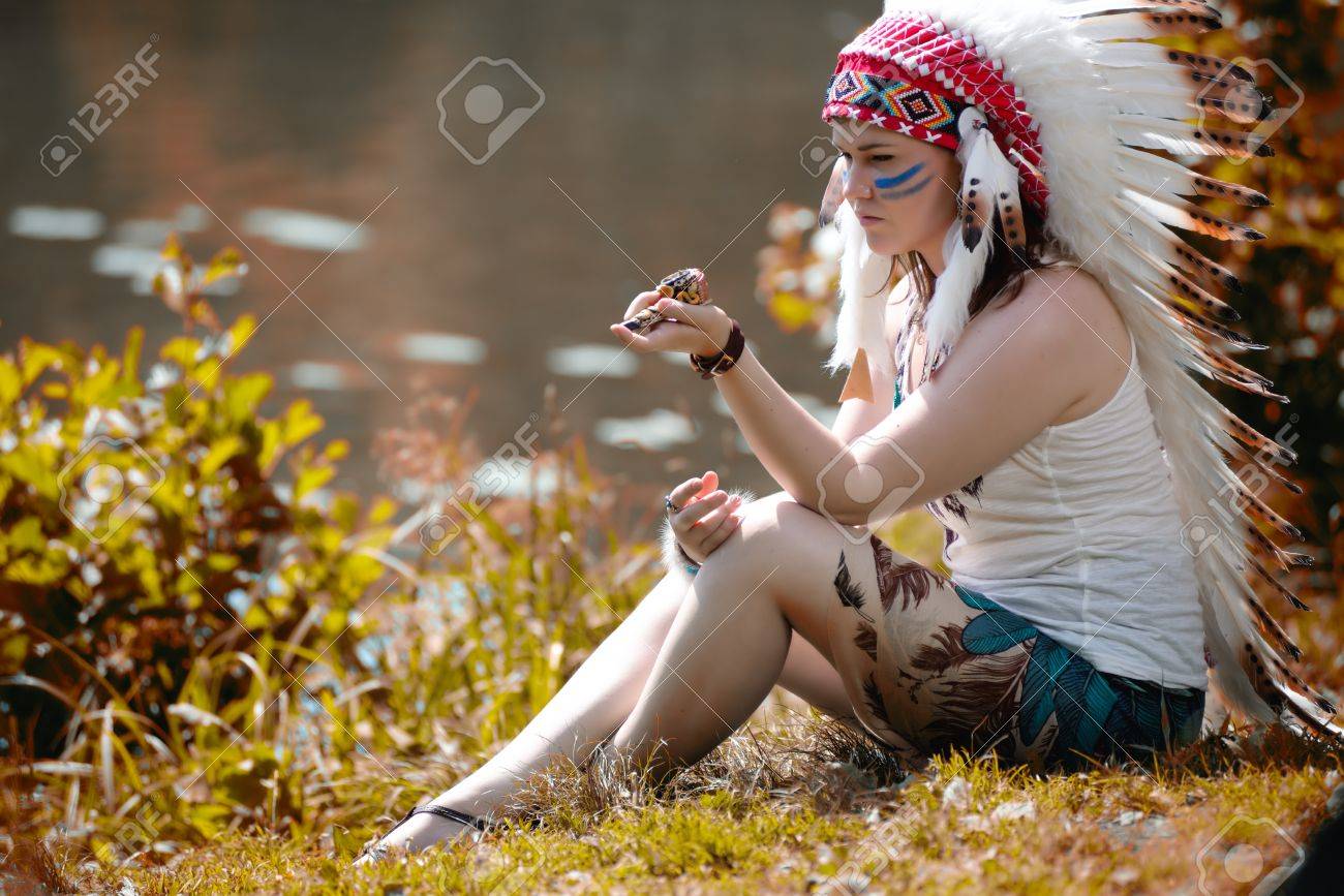 jeune adolescent pipepipe avec la langue sur