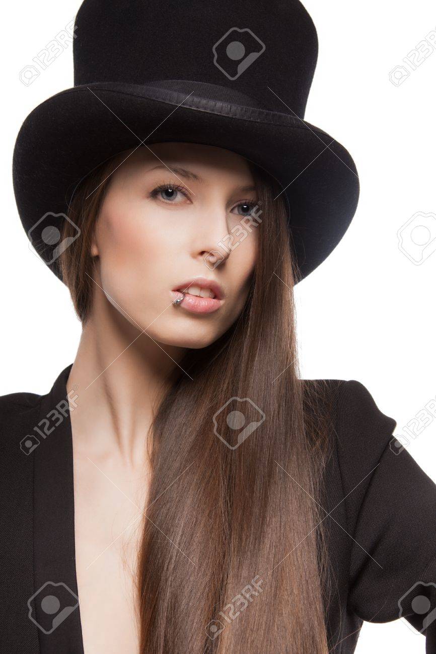 Image De La Femme Dans Des Vetements Decontractes Avec Chapeau Haut De Forme Banque D Images Et Photos Libres De Droits Image 18126104