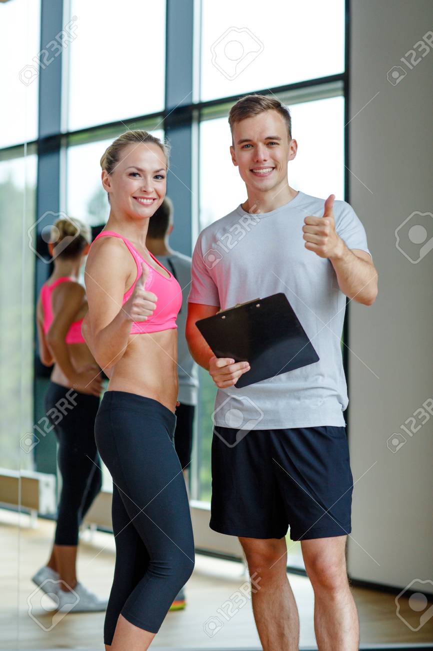 Frau Fitness-Training und Frau Fitness-Training und Diät title=