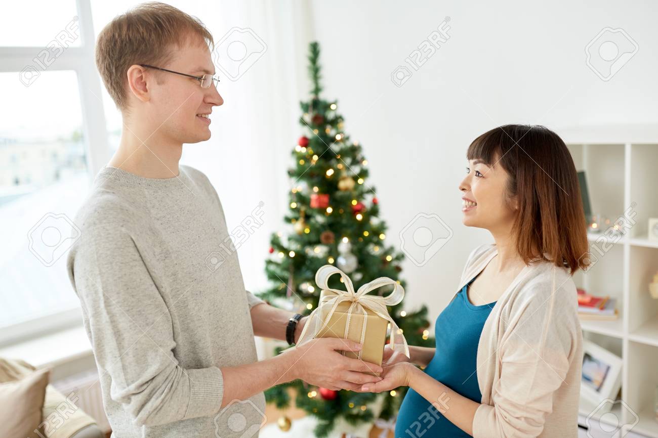 christmas gifts for pregnant wife from husband