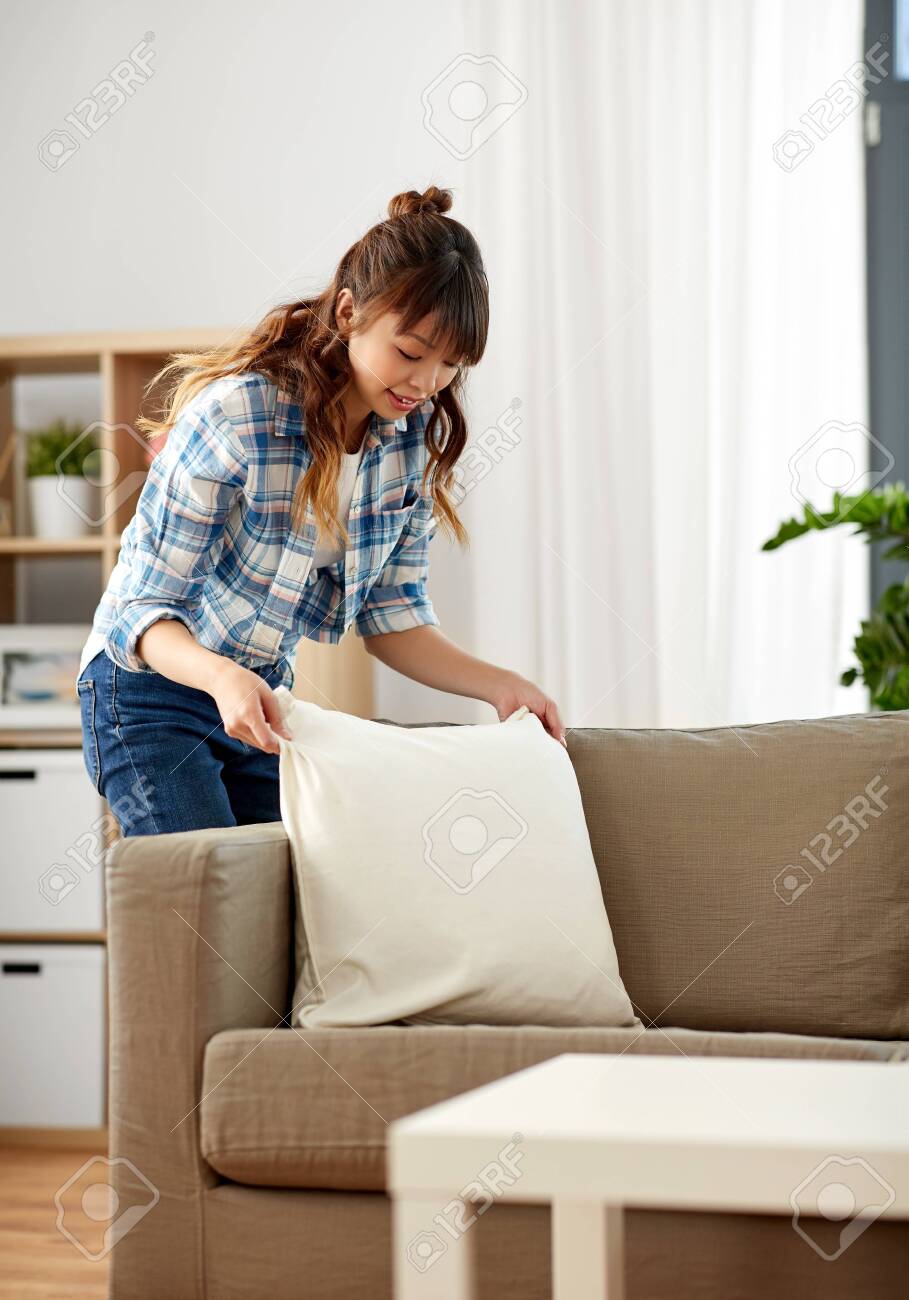 arranging cushions