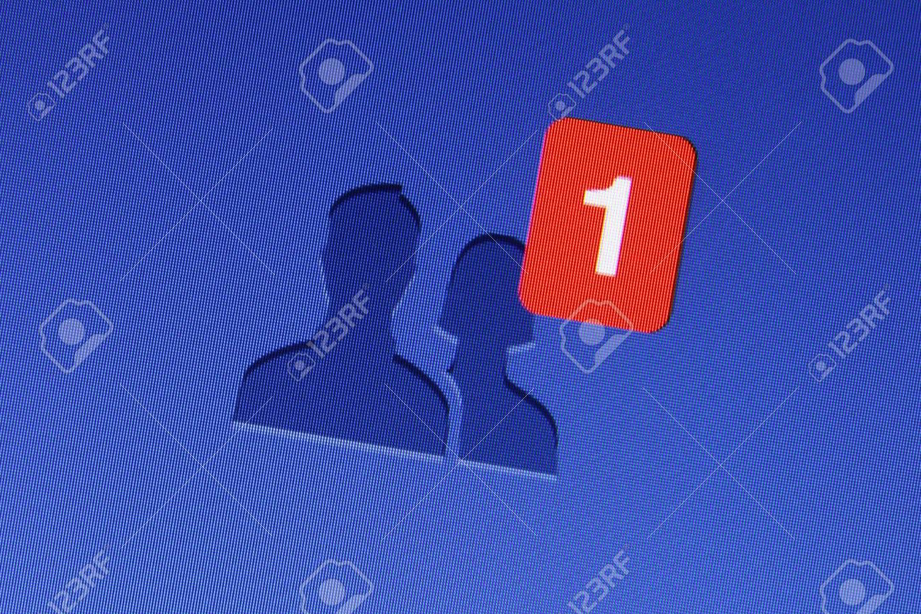 ジョホール州 マレーシア 14 年 6 月 17 日 コンピューター モニター Facebook の Facebook 友達アイコンは 14 年 6 月 17 日ジョホール州 マレーシア 世界で人気のある無料ソーシャルネットワー キング サイトです の写真素材 画像素材 Image